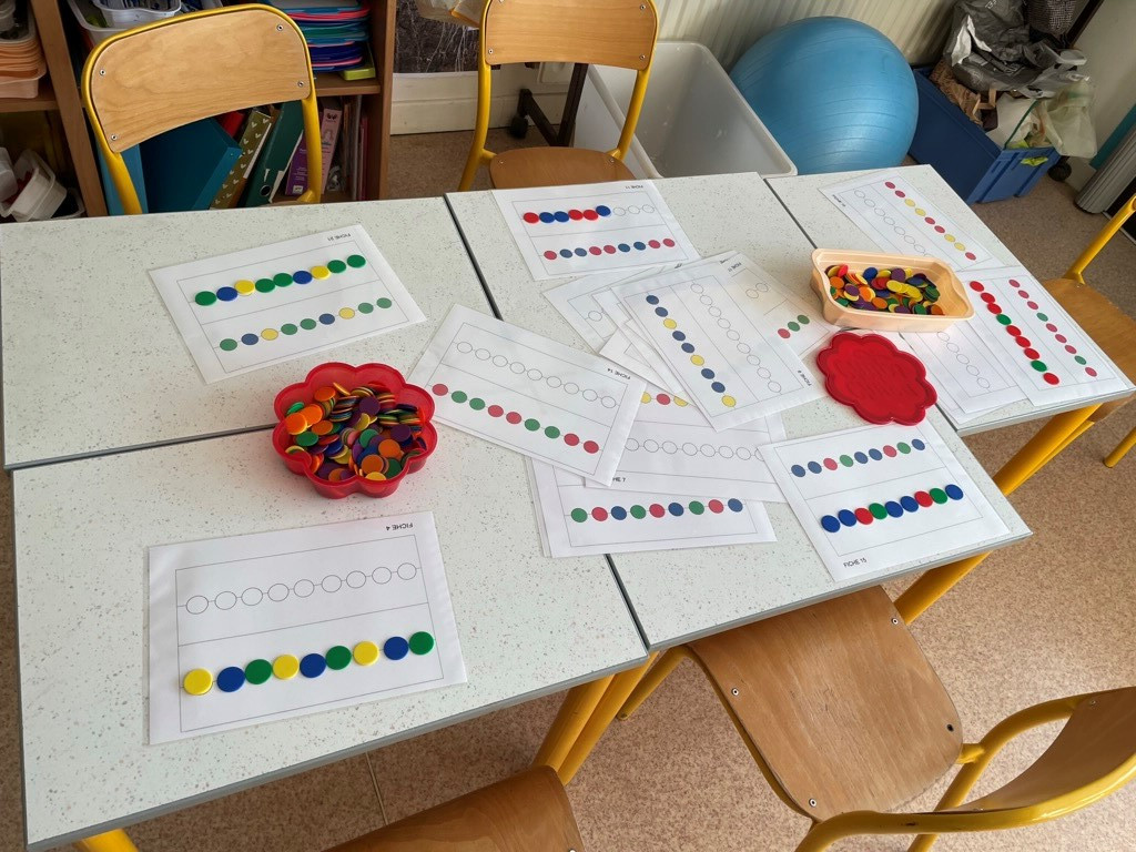 Activité de tri de couleurs pour enfants